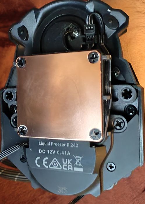 Arctic Liquid Freezer II 240  chłodzenie wodne