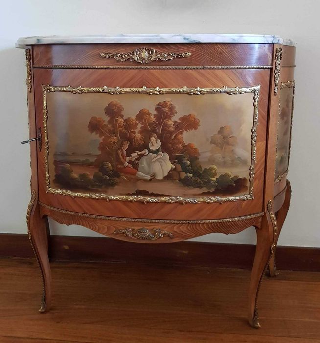 Móvel antigo estilo francês Louis XV