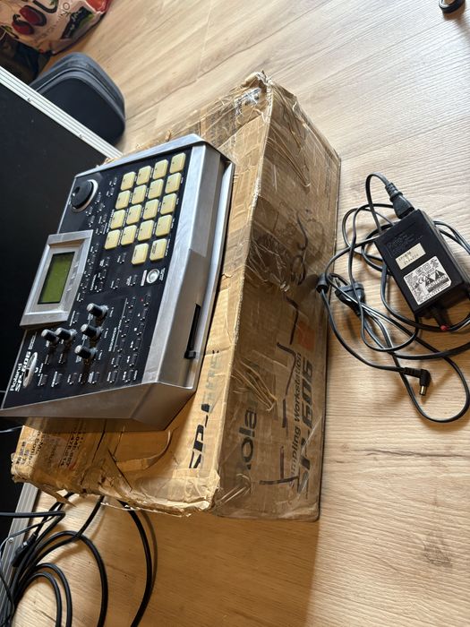 Roland SP 606 sampler raro na caixa original