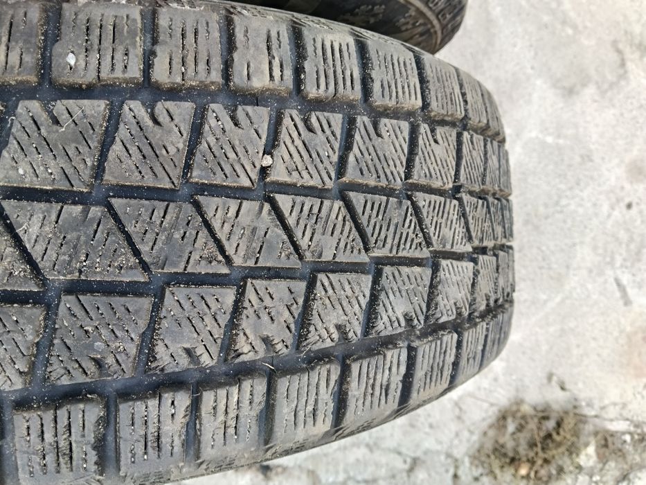 Зимові шини 215/65 R16