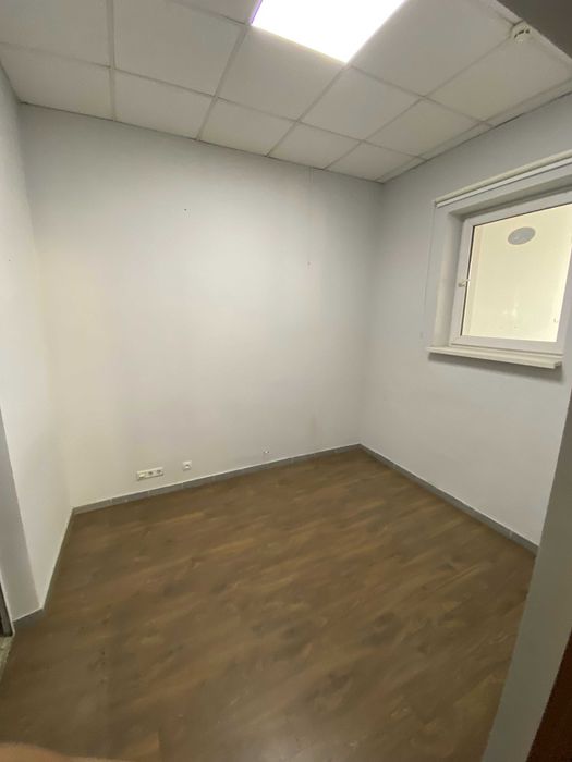 Комерційні та складські площі, офісні приміщення