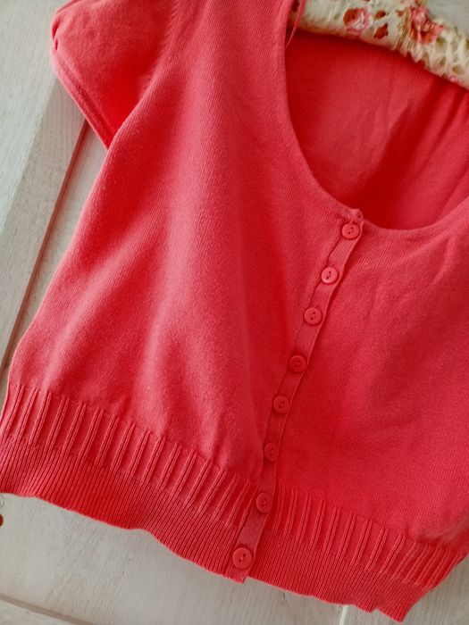 Krótki sweterek z Papaya