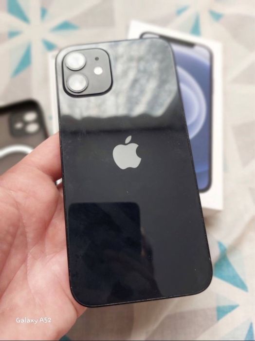 Продам айфон 12/64