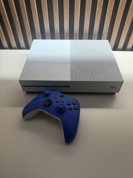 Xbox one s + comando