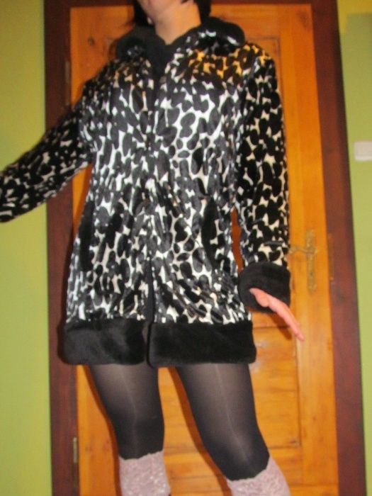 oryginalne ekskluzywne futerko płaszcz ciepły czarno-biały