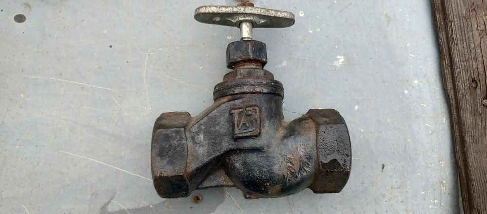 Кран вентильный чугунный РУ16-32