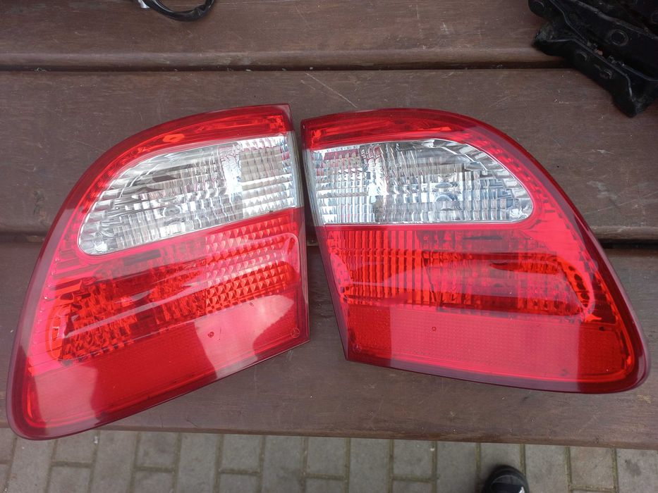 Lampy klapy mercedes W211 kombi