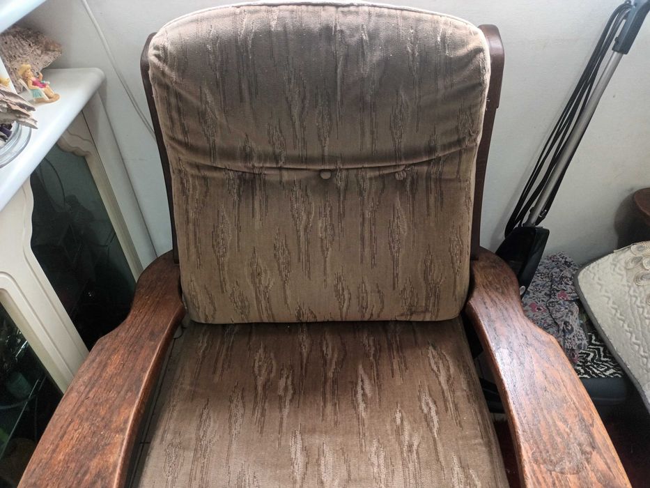 Sofas em madeira maciça