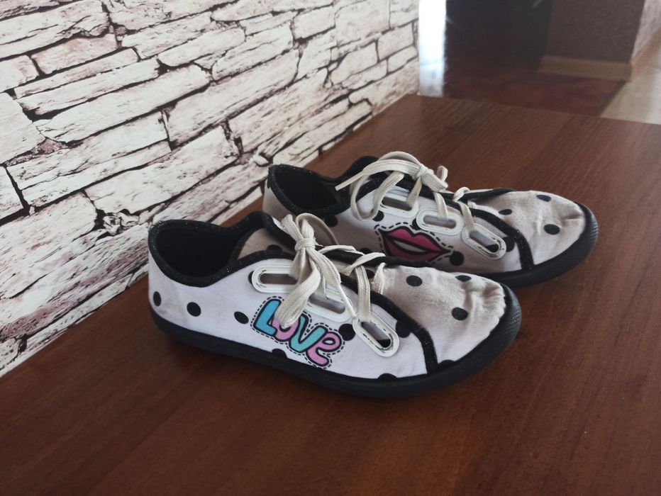 Trampki dziewczęce r.34