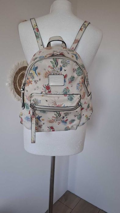 Torebka typu plecak idealna na lato