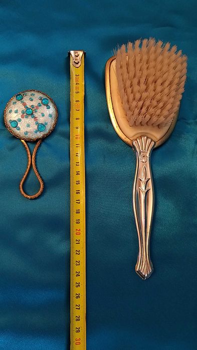 conjunto de escova antiga  e espelho