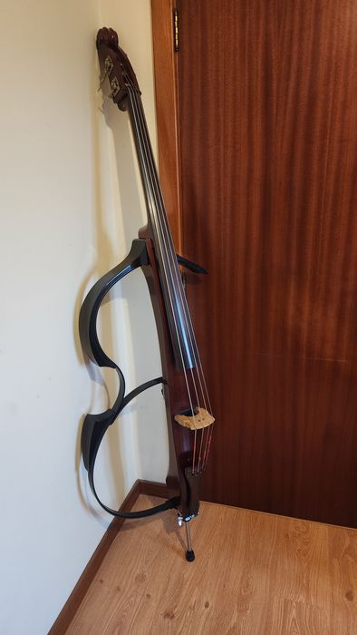 Contrabaixo Yamaha SLB 100