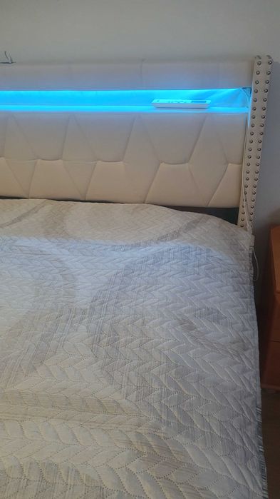 Cama casal grande, nova.