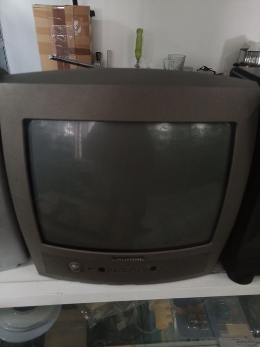 TV Grundig  P37-830