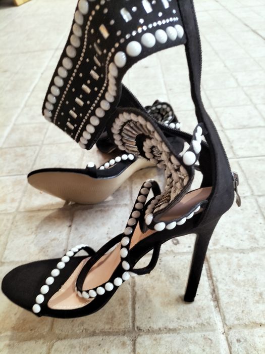 Sandálias novas n37