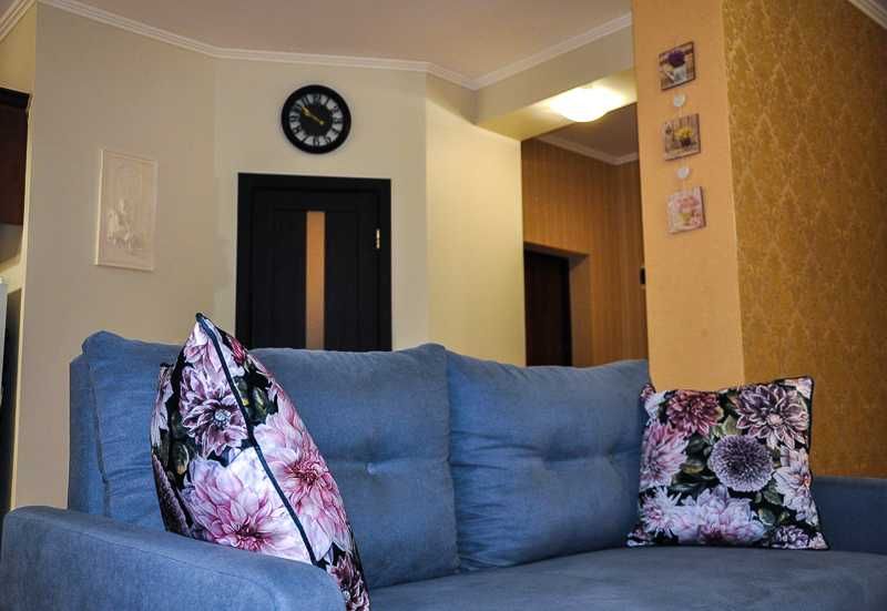 Центр. Подобово. Світло є завжди.Велика 1-кімнатна квартира.