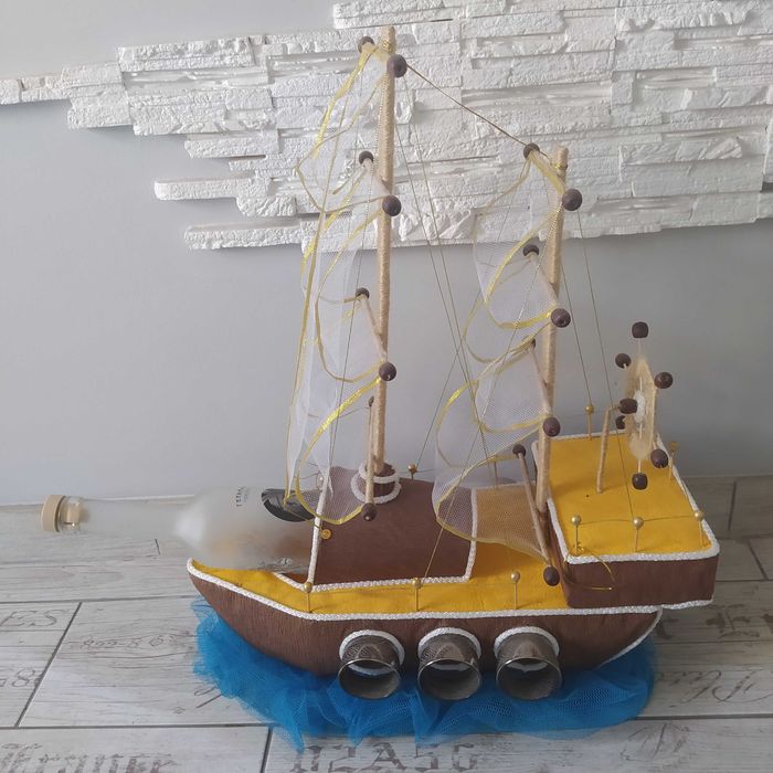 Корабль сувенир (подставка для бутылки и рюмок)