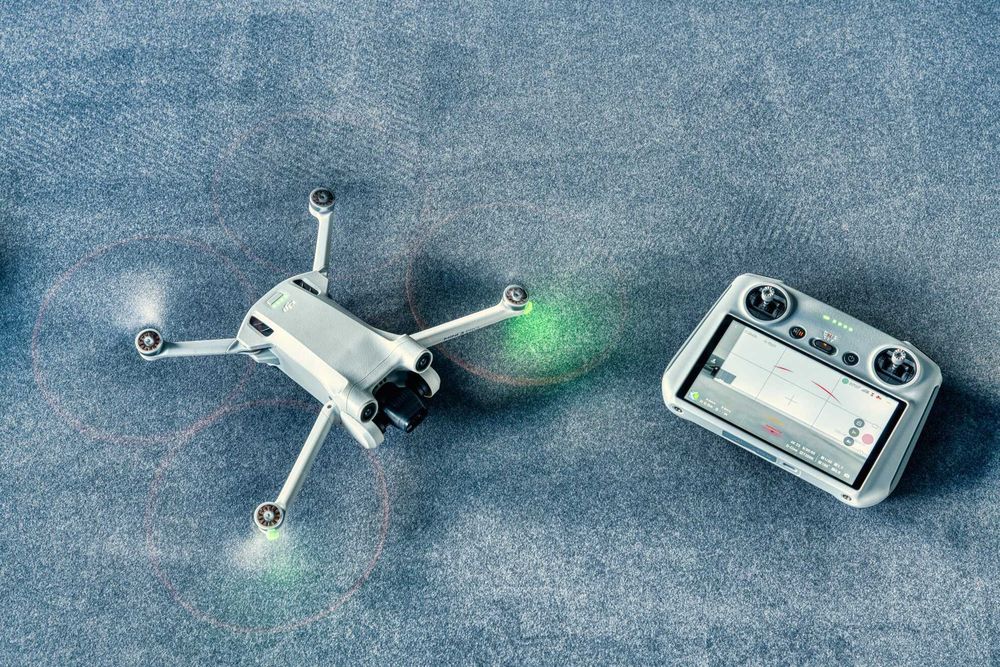 Dron DJI Mini 3 Pro + Fly More Combo + dedykowane etui + filtry ND