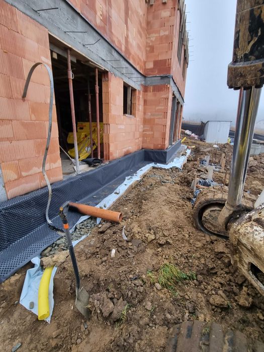 Izolacje Fundametów Drenaże Odwodnienia Prace ziemne