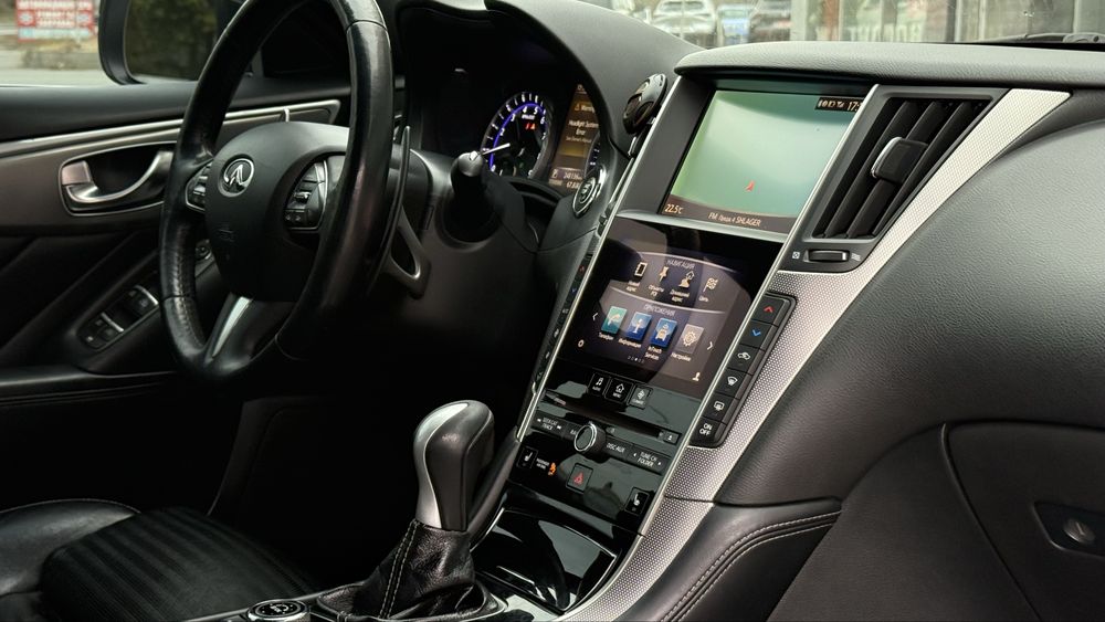 Продам Infiniti Q50   Полный привод 3,7 Газ/Бензин