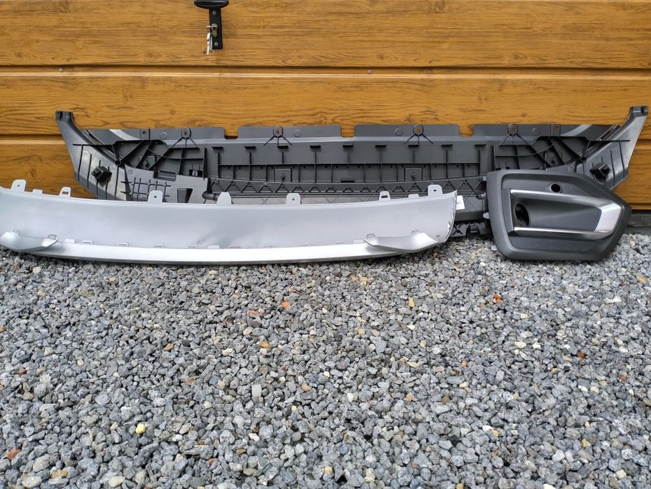 Audi Q5      Osłona dolna zderzaka, warga dolna zderzaka, kratka radaru w zderzak