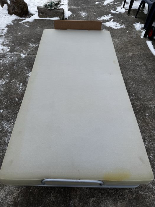 Розкладне ліжко  з матрасом