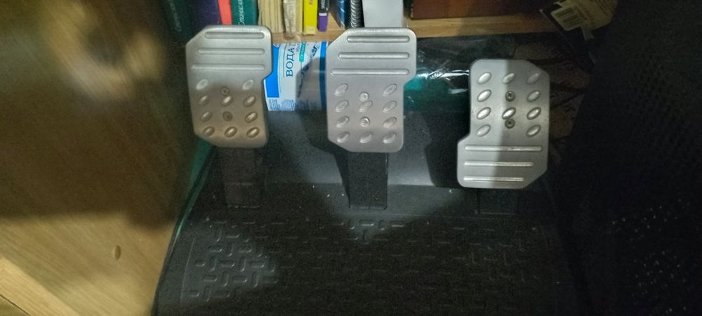 Руль thrustmaster усе працює ідеально