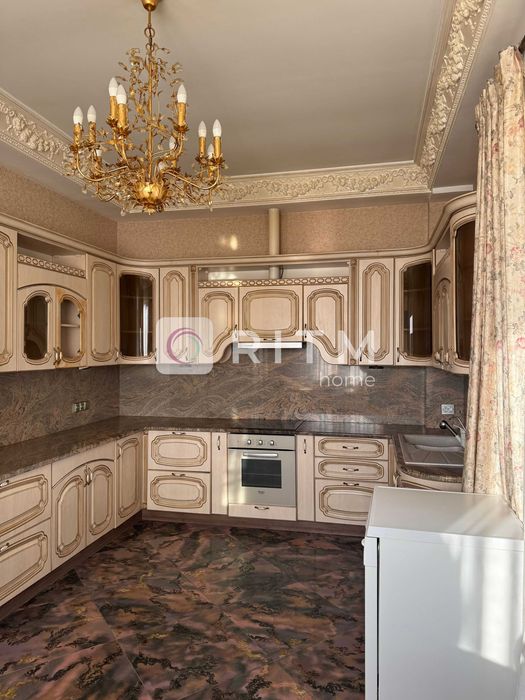 Продаж великогабаритної 2-кімнатної квартири 120 м² у Центрі міста!!!