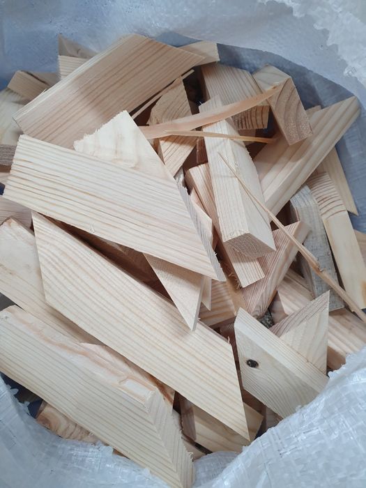 Дрова на Розпалювання в Ужгороді: обрізки бруса СУХОЇ смереки в мішках
