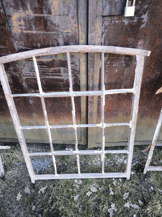 *** Okna żeliwne łukowe krata witraż cena za 3 sztuki ***