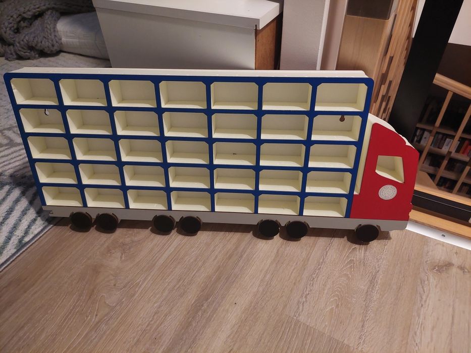 Półka na samochodziki