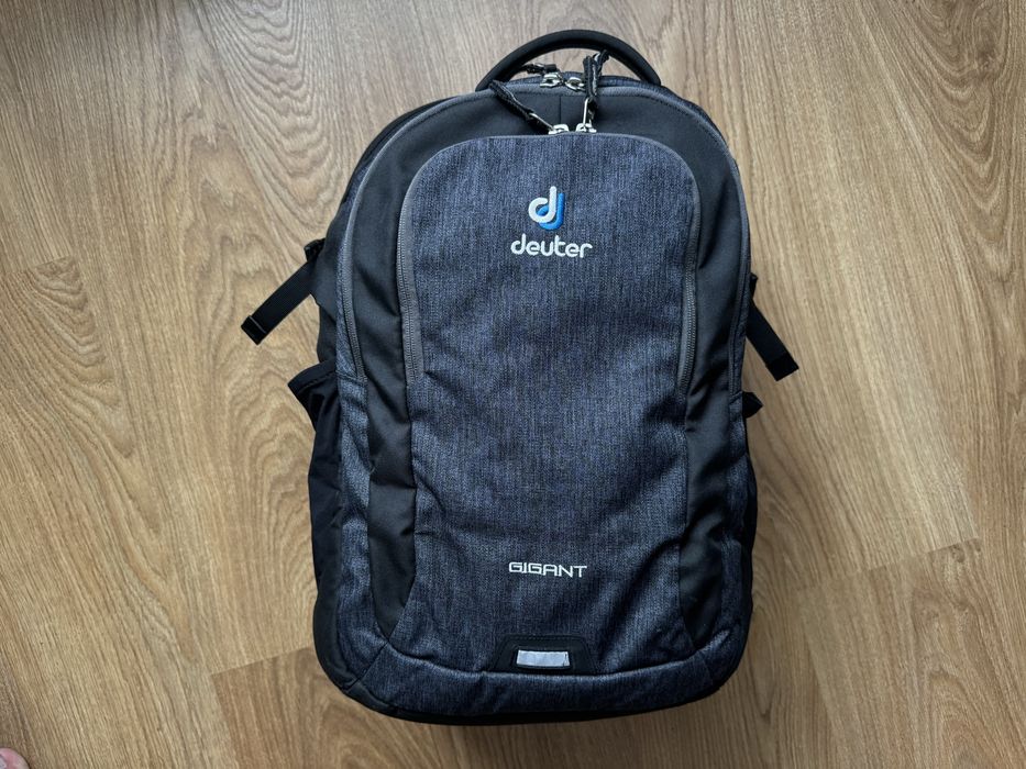 Міський трекинговий рюкзак портфель  Deuter Giga Pro Backpack