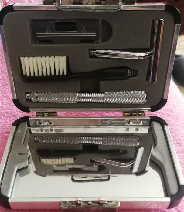 Vendo estojo de barbear