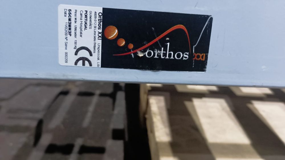 Cama hospitalar fabricada pela empresa portuguesa Orthos XXI