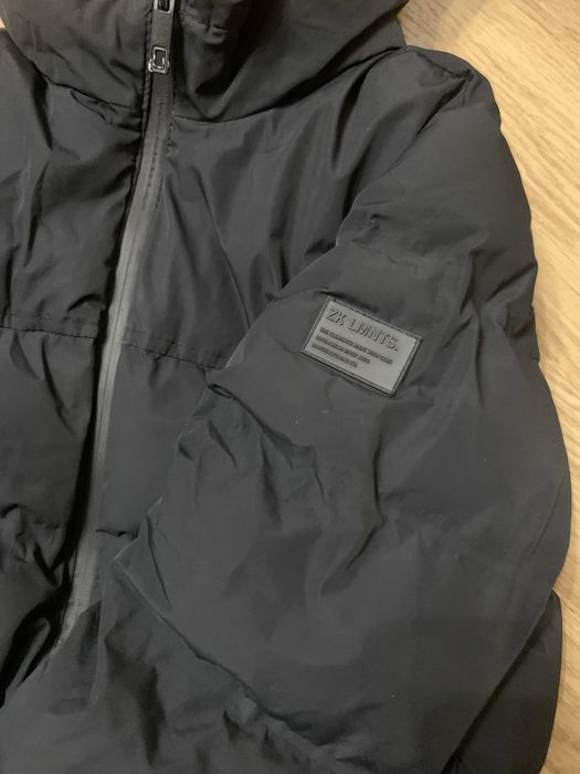 Zara 122 куртка зима состояние зорошое , цвет черный