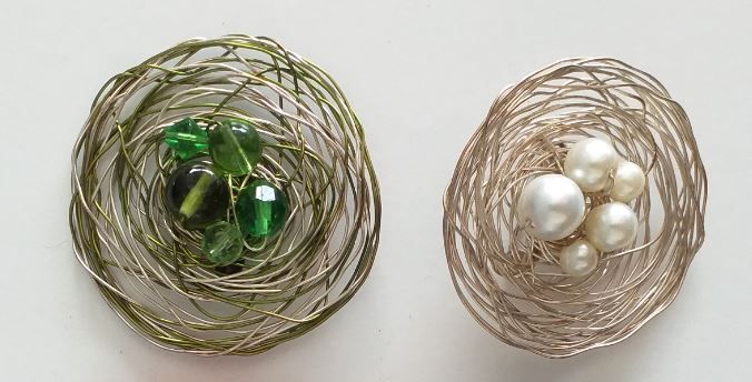 Conjunto 2 pregadeiras ninho