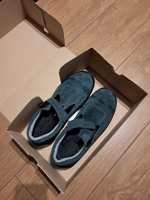 Buty, obuwie, sandały robocze - ochronne