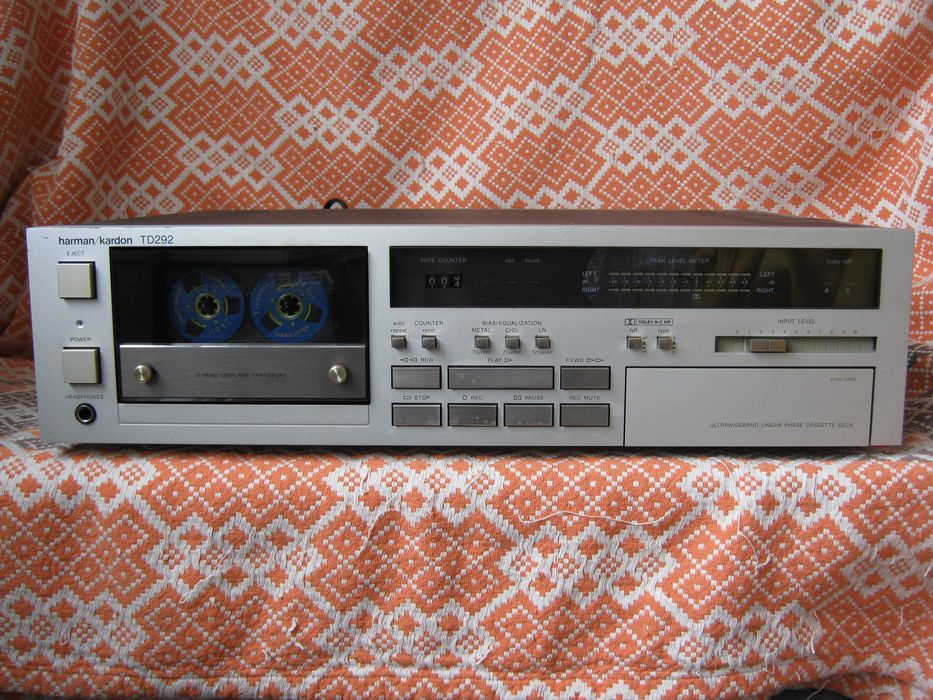 Касетна дека продам