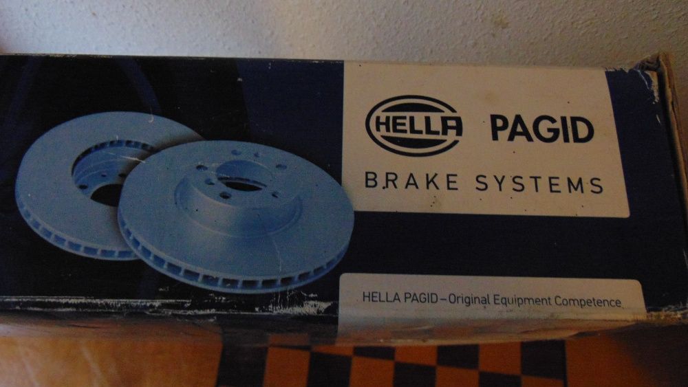 2 Discos de travão HELLA NOVO