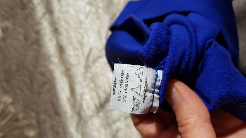 Продам платье футляр.