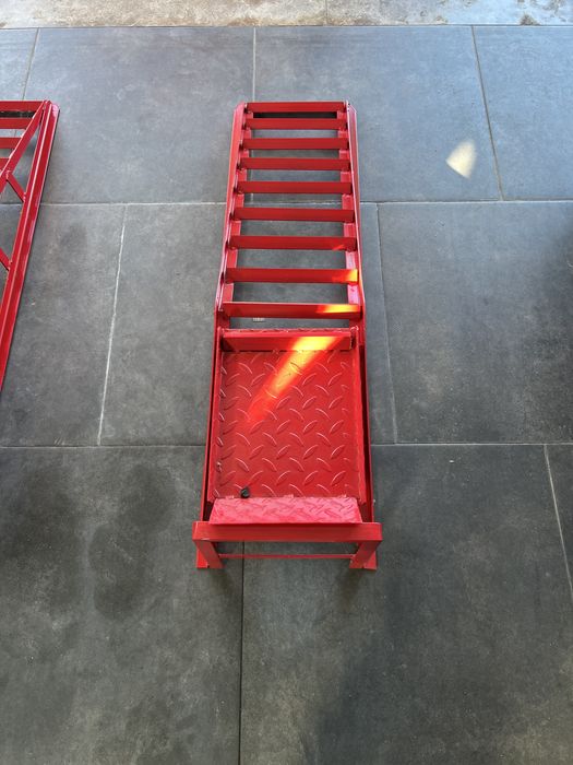 Par de Rampas Hidráulicas para Carro (Capacidade 2 Ton / Macacos 5T)