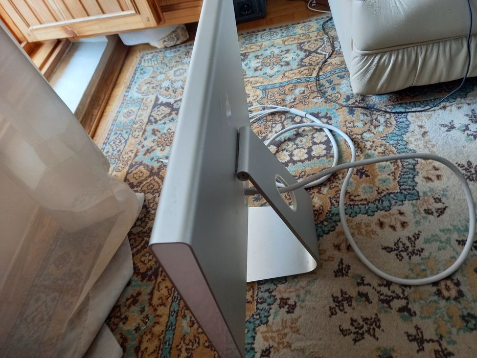 Монитор Apple Cinema