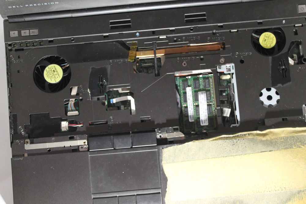 Dell Precision M4600 FullHD під відновлення