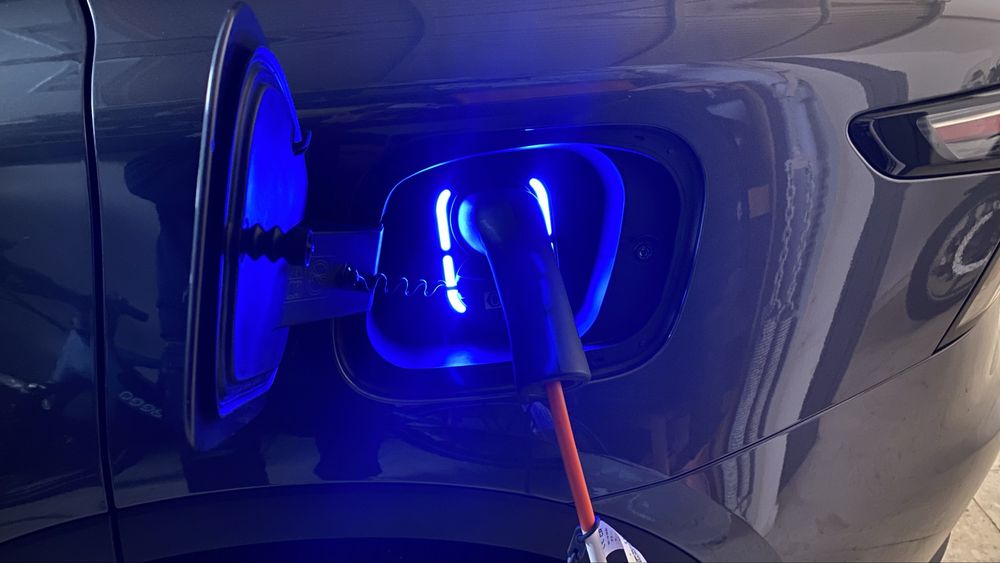 Carregador doméstico para híbrido plug-in/eléctrico 2,4 KW (oferta de suporte)