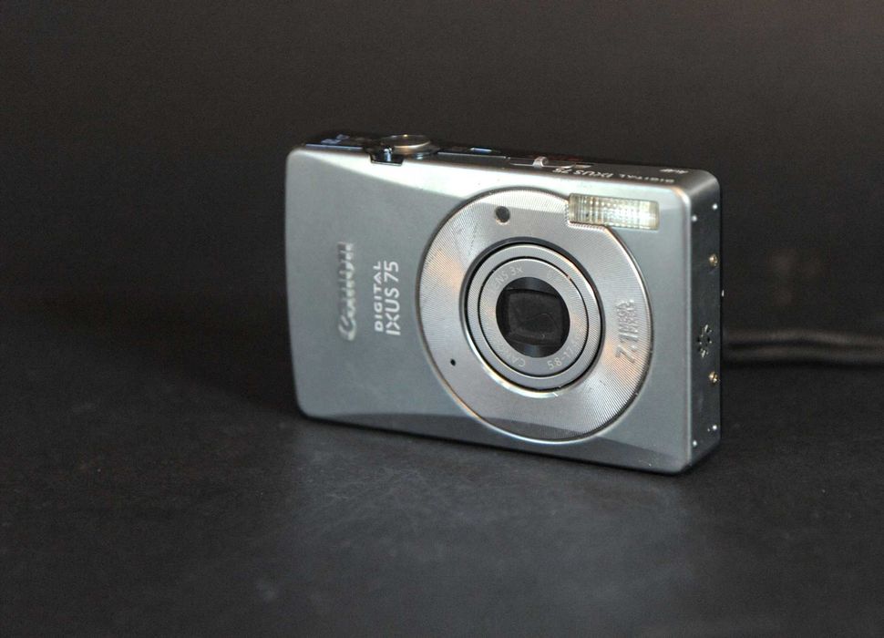Máquina fotográfica Canon Ixus 75