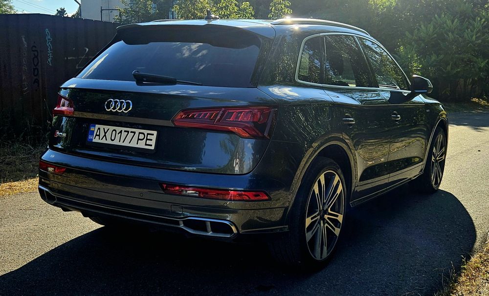 Audi SQ5 Prestige топова