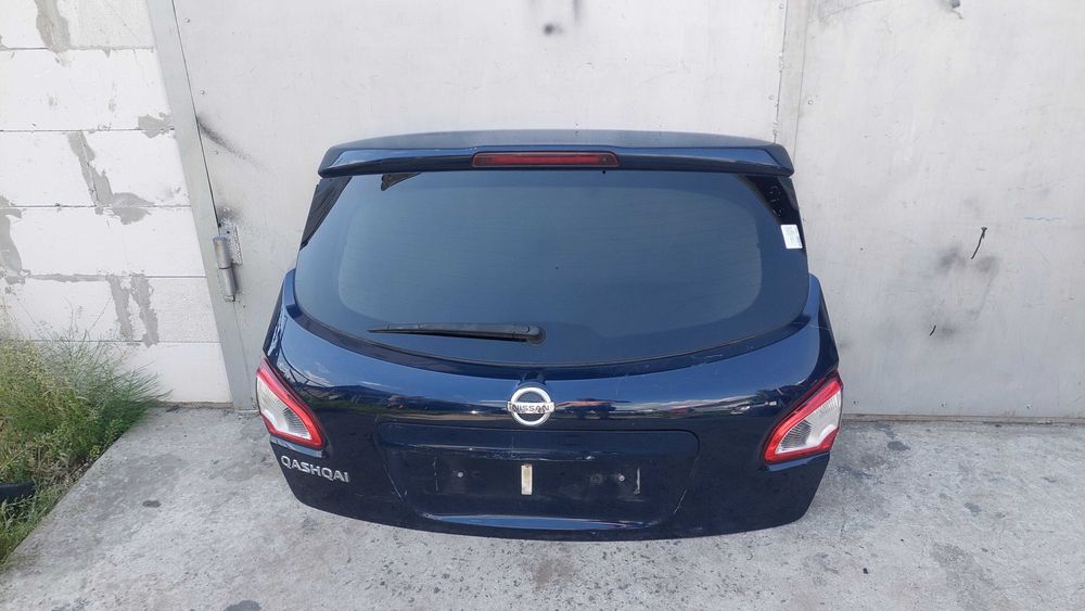 кришка багажника  nissan qashqai j10