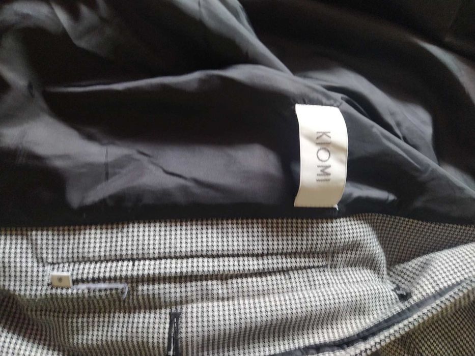 Płaszcz elegancki, młodzieżowy rozm. 45 Kiomi