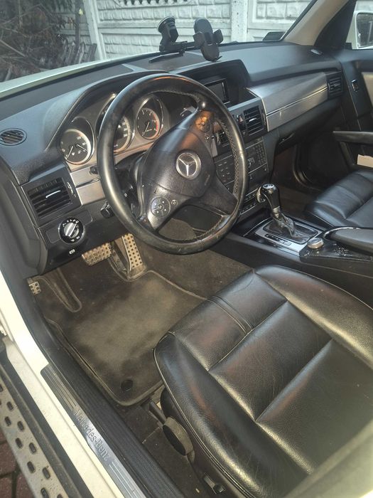 Samochód Mercedes Glk