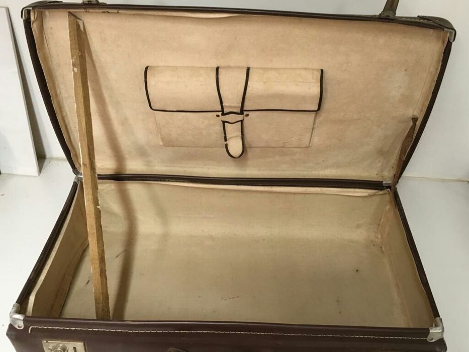 Mala vintage em pele sintética